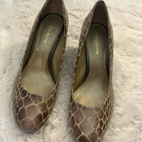 Liz Claiborne Tan Snakeskin Heels - Picture 1 of 2